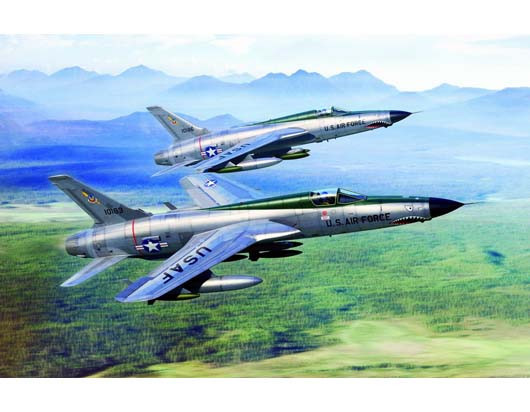 Trumpeter 81617 F-105DThunderchief 1:72